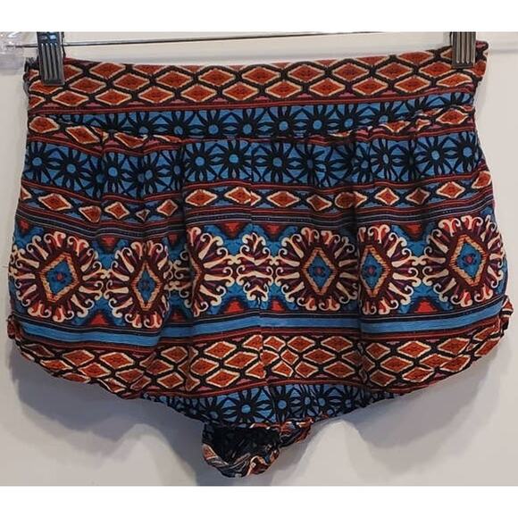 Forever 21 Shorty Shorts Aztec Style Print Size Small - Picture 1 of 5